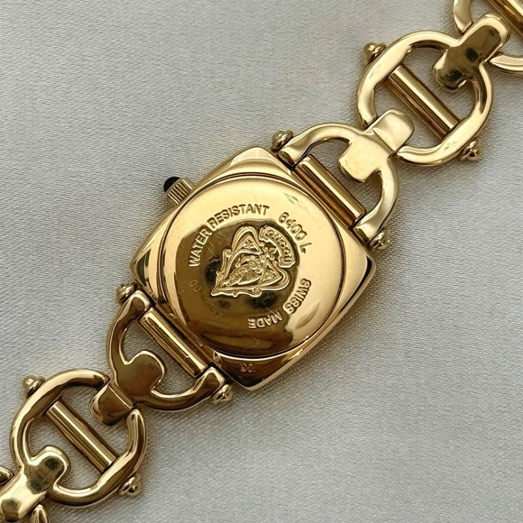 AUTHENTIC VINTAGE GUCCI HORSEBIT GOLD WATCH - Picture 6 of 7